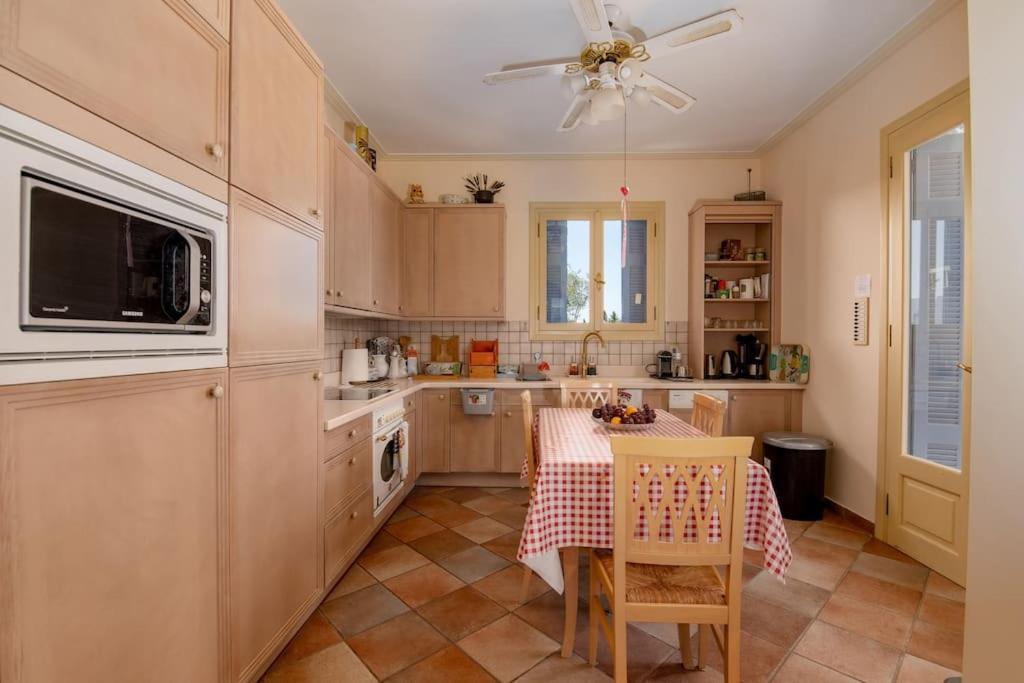 Villa Elmar Aegina ภายนอก รูปภาพ